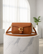 Loéna | dames handtas – met goudkleurige details